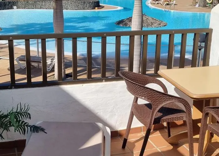 Διαμέρισμα With Terrace & Palm Trees 25mb Wifi Κοραλέχο